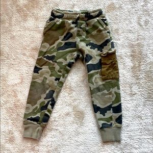 COPY - Boys Zara Camo Joggers Sz 6